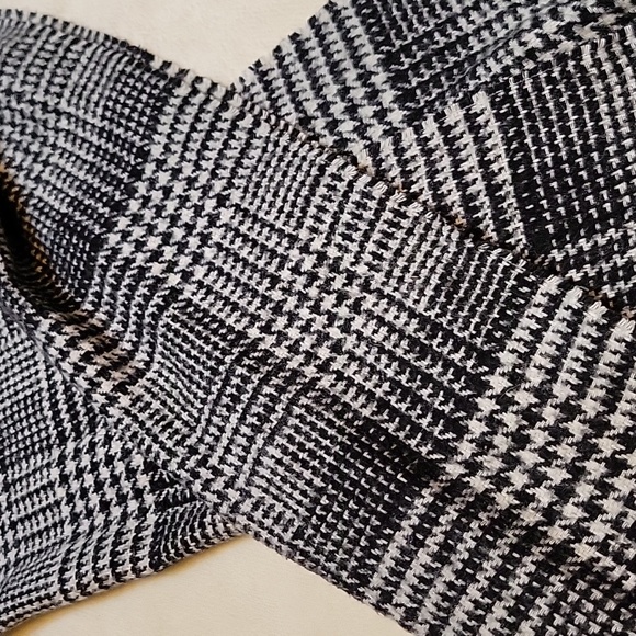 52" Soft Winter Black White Plaid Scarf - Picture 2 of 3
